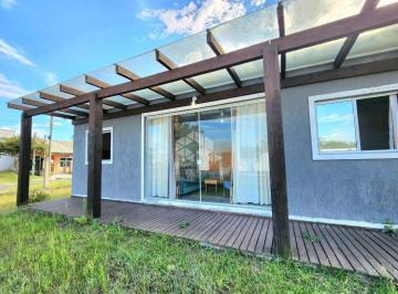 d44e267d-4cc8-4649-a1c8-bd5734e07c15 · Linda Casa de 03 dormitórios em Capão Novo.
