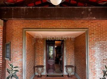 Casa · 460m² · 4 Quartos · 3 Vagas · Casa Edícula em condomínio em Botucatu