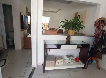 Casa · 73m² · 2 Quartos · 1 Vaga · Sobrado bem localizado em condomínio fechado