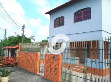 06f024a3f24ffc0eace502584e6782e869ba1438 · Ótima casa com lazer duas quadras do centro.