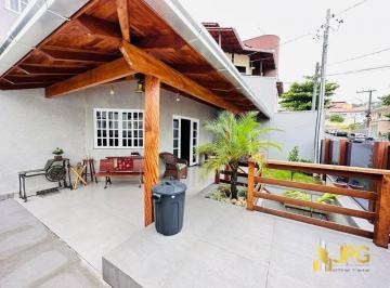 06ede9a71ac3150f27261211fa25ec7c3b7053a5 · Casa com 3 dormitórios à venda, 125 m² por R$ 2.500.000,00 - Ariribá - Balneário Camboriú/SC