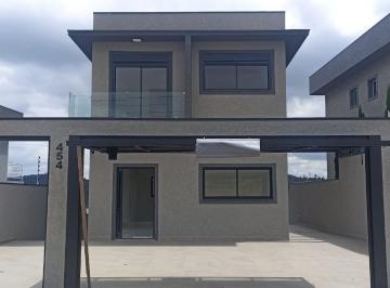 Casa · 140m² · 3 Quartos · 5 Vagas · Bela casa á venda !!