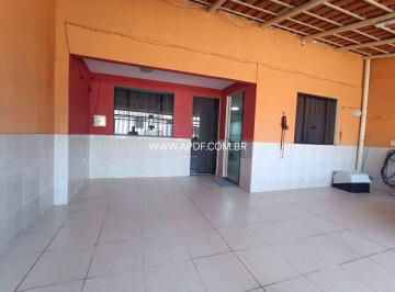 Casa de 6 quartos, Samambaia · Casa de 2 Pavimentos, 236m² de área construída, 6 Quartos - (Escriturada).