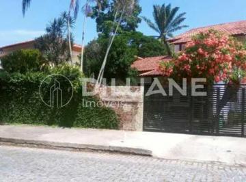 Casa · 350m² · 3 Quartos · 4 Vagas · venha morar próximo a praia de Camboinhas e ter acesso as praias Ôceanicas