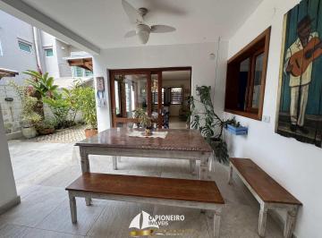 Casa · 160m² · 3 Quartos · 1 Vaga · Casa disponível para venda e temporada na praia de Juquehy.