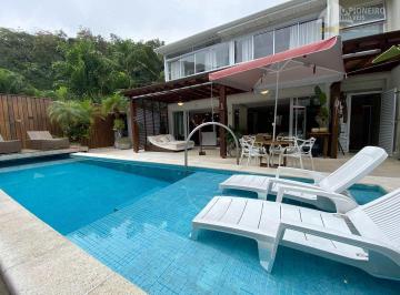 Casa · 300m² · 4 Quartos · 3 Vagas · Casa disponível para locação anual e venda em Juquehy.