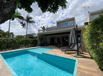Casa · 188m² · 4 Quartos · 2 Vagas · Casa pé na areia para temporada em Juquehy! Venha conferir!