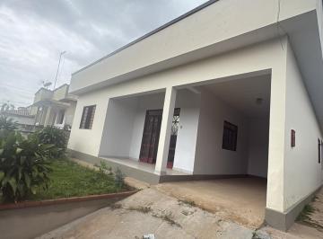 iU3774B54_1802695ed00cdbfbe_DgyOWFmYzhiNDJh_o.jpg · Casa com 3 quartos para alugar em Amarantina, no bairro Amarantina