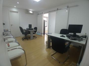 Comercial · 40m² · 1 Vaga · Conj. comercial 40m² contendo 03 salas e 01 banheiro