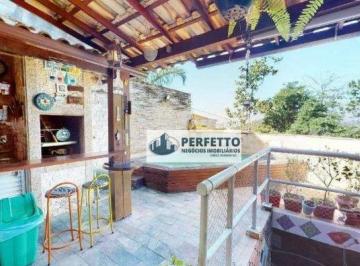 7d432a441d35a9664de10efca944db7114b6eebe · Vende - Laranjeiras - Casa Triplex Reformada com Piscina, Churrasqueira e vaga de garagem