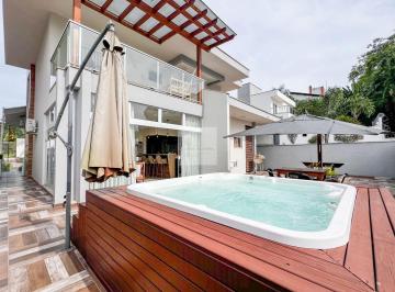 Casa · 293m² · 3 Quartos · 3 Vagas · Casa com 3 suítes mobiliada no Golden Park
