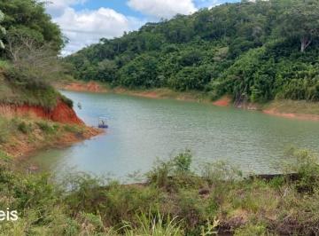 Foto 01 · Chácara à venda em Santa Branca-SP: 1 quarto, 1 sala, 1 banheiro, 60,00 m² de área. Confira!