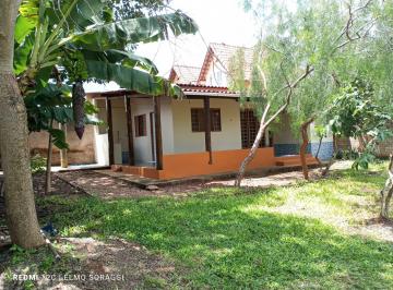 Casa , Alto Paraíso de Goiás · Casinha com quintal na avenida.