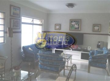 Casa · 280m² · 3 Quartos · 4 Vagas · Sobrado para Venda no bairro Santa Terezinha