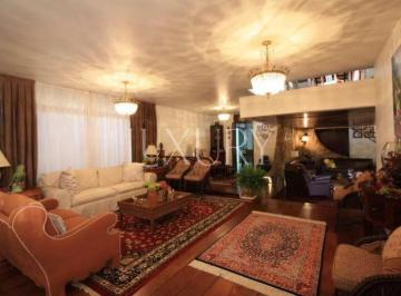 1 · Casa a Venda no Alto de Pinheiros -Solidez e Conforto
