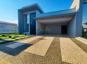 Casa · 165m² · 3 Quartos · 4 Vagas · Casa de alto padrão com 165m², 3 quartos, sendo 1 suíte, 3 banheiros e 4 vagas d