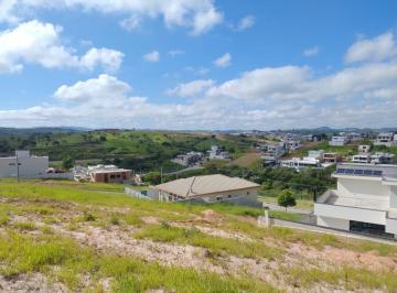 eec0abce1f74f38eed79ac00407d1cd7078d6c9f · Terreno no Condomínio Verana com 497m² leve Declive