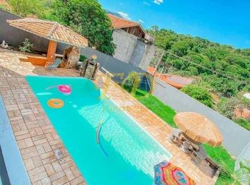 Casa · 600m² · 4 Quartos · 2 Vagas · Linda Casa em Nazaré Paulista