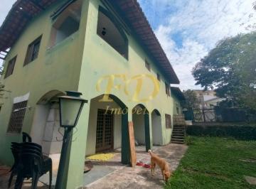 Casa · 500m² · 4 Quartos · 2 Vagas · Casa em Atibaia Próximo a Avenida Lucas Garcez
