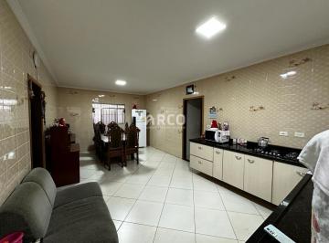 2jy9aem2ntczmwe4zwm4ztli_md · Casa 4 dormitórios com amplo terreno no Jardim Petrópolis – excelente metragem