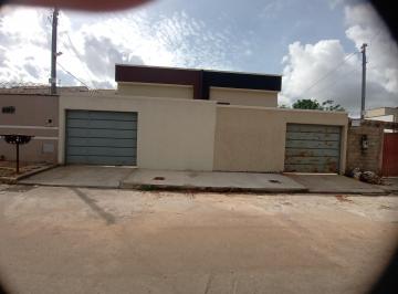 Casa de 3 quartos, Goiânia · Casa térrea pe direito duplo