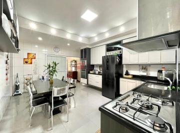 Casa · 217m² · 4 Quartos · 8 Vagas · Casa Sobrado em Ayrosa - Osasco