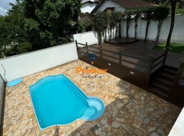 Casa · 400m² · 5 Quartos · 2 Vagas · Casa com piscina no Bairro Jardim Maluche!