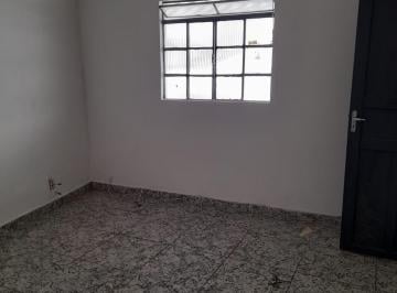 Quarto · Oportunidade! Linda casa e segura casa para alugar com excelente localização!