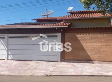 Casa de 3 quartos, Pirenópolis · CASA 115MT 3 QUARTOS SENDO1 SUITE PIRINOPOLIS GO