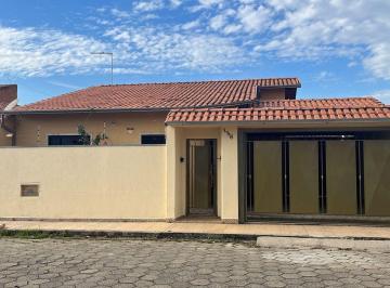 Casa , Pouso Alegre · Excelente casa no bairro Árvore Grande 