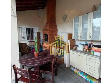 62b34d2d14700ec3f5cfdd705d83d8cfc75e8b61 · Casa de 3 quartos (com edícula) no bairro de Guilhermina em Praia Grande - SP