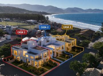 Casa · 205m² · 4 Quartos · SOBRADO DE ALTO PADRÃO COM 4 SUÍTES E PISCINA A 100 METROS DA PRAIA EM GAROPABA