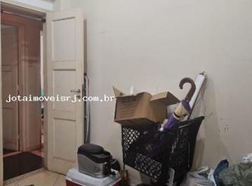 Apartamento de 3 quartos, Rio de Janeiro · Amplo apto composto de 3 quartos, suíte, dep completa e vaga.