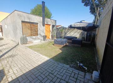 Casa · 144m² · 3 Quartos · 3 Vagas · Casa com jardim amplo e árvores frutíferas. <b