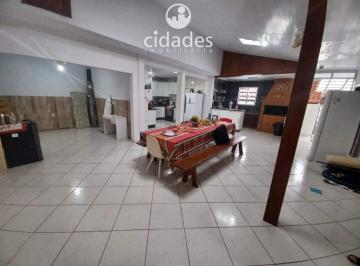 Casa · 181m² · 3 Quartos · 2 Vagas · Casa 3 quarto(s) Em Barreiros - São José | SC 