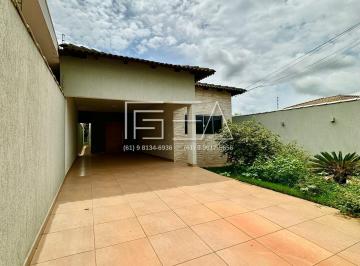 Casa · 225m² · 3 Quartos · 2 Vagas · Casa à Venda: 3 Quartos com Suíte, Conforto e Praticidade!