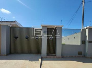 Casa · 225m² · 4 Quartos · 2 Vagas · Casa à Venda: 3 Quartos com Suíte, Conforto e Praticidade!