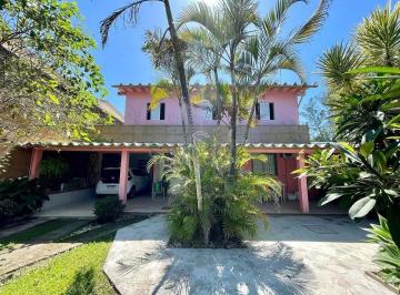 Casa · 170m² · 6 Quartos · 2 Vagas · Casa à venda no bairro Mar Grosso em Laguna/SC
