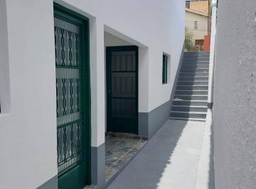 Casa · 58m² · 1 Quarto · 1 Vaga · Aluga-se casa de um dormitório no JD. Cerejeiras- Atibaia.