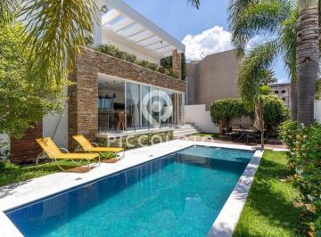 Casa · 385m² · 4 Quartos · 6 Vagas · Sobrado à venda em Campinas, Loteamento Alphaville Campinas, com 4 suítes, com 385 m²