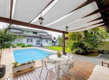 Casa · 206m² · 3 Quartos · 4 Vagas · Casa Térrea com piscina e com 4 Quartos e à Venda