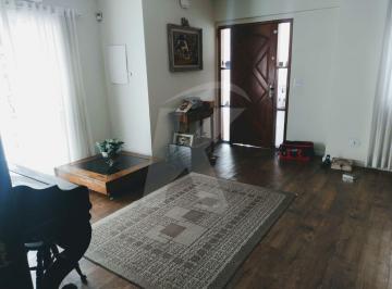 Casa · 200m² · 2 Quartos · 4 Vagas · Oportunidade com 2 Casas Independentes ? Ideal para Investimento ou Moradia Múltipla!