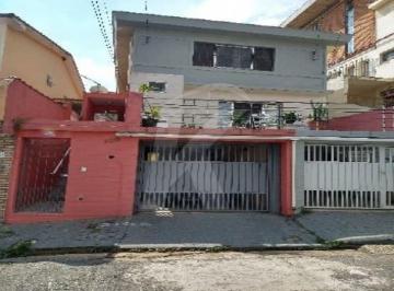 Casa · 104m² · 4 Quartos · 2 Vagas · Sobrado com 4 dormitórios, 3 banheiros e 2 vagas