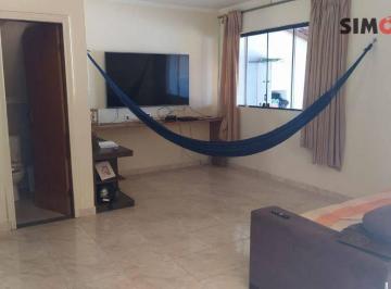 df316dcb2fda94e83ffcf4a7bc460c452e4a4e37 · Casa de 207m² na Ceilândia Sul, 4 qtos, 2 suítes, cozinha com armários - R$: 290.000