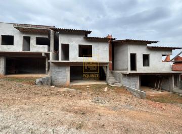 Casa · 97m² · 2 Quartos · 2 Vagas · Casa com churrasqueira e suíte no bairro Quintino