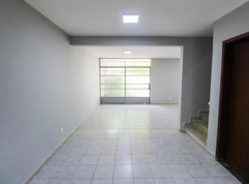 Casa de 3 quartos, Brasília · SHIGS 706 – Sobrado com 03 quartos, Churrasqueira e garagem coberta - Asa Sul