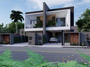 Casa · 200m² · 3 Quartos · 4 Vagas · Sobrado Geminado com 3 suítes, no bairro Saguaçu, Joinville/SC