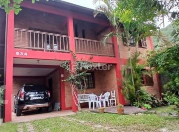 d5f53afe · Casa, 4 dormitórios, 200 m², em Pântano do Sul