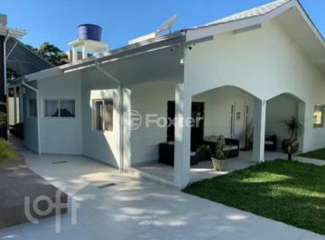 7efe8b17 · Casa, 7 dormitórios, 250 m², em Canasvieiras