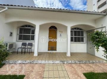 fc3048ae · Casa, 3 dormitórios, 182 m², em Barreiros